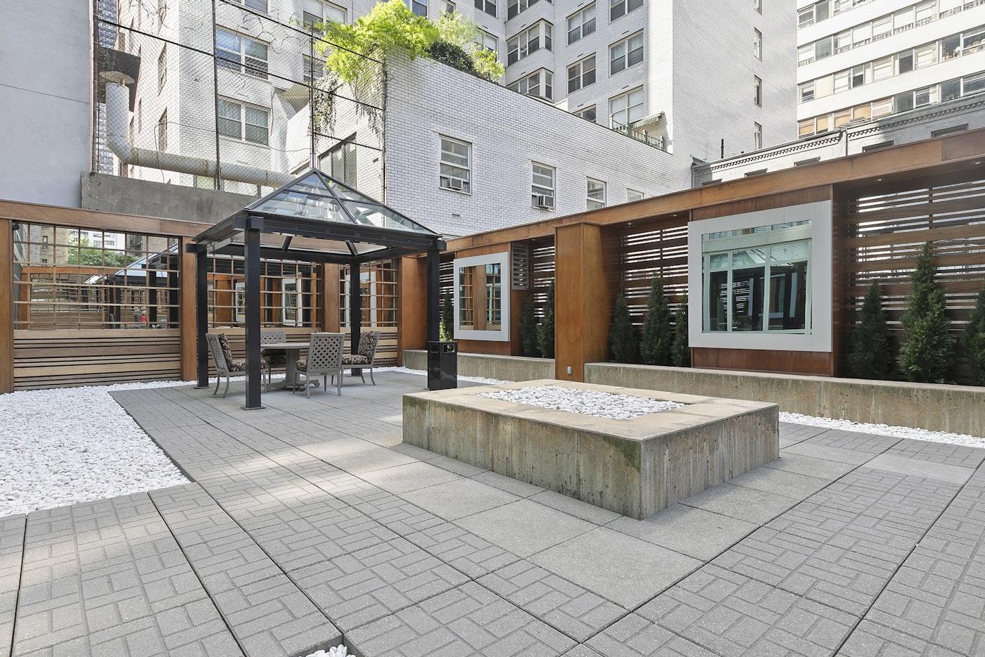 207 E 57TH Street 19B