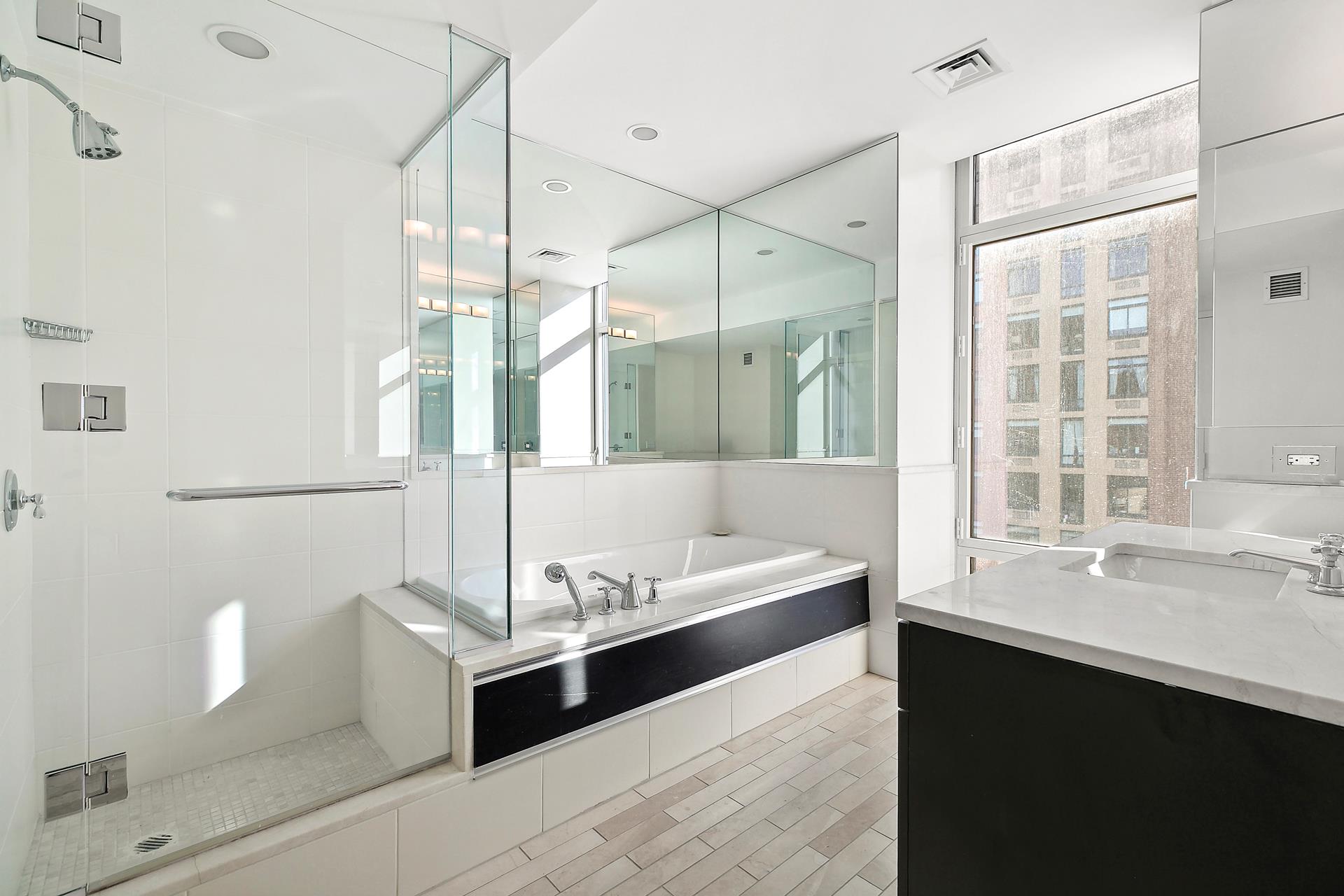 207 E 57TH Street 19B