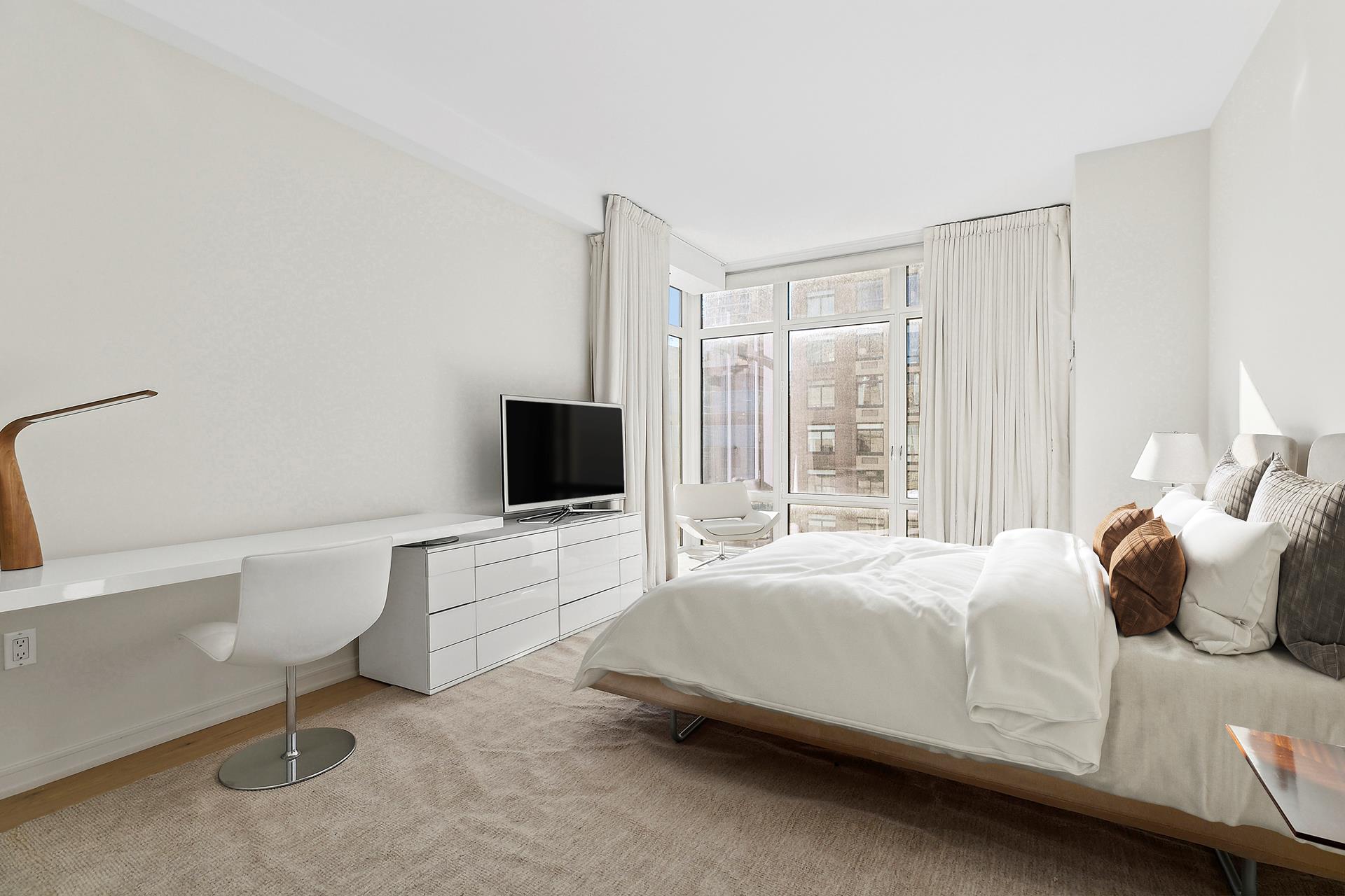 207 E 57TH Street 19B