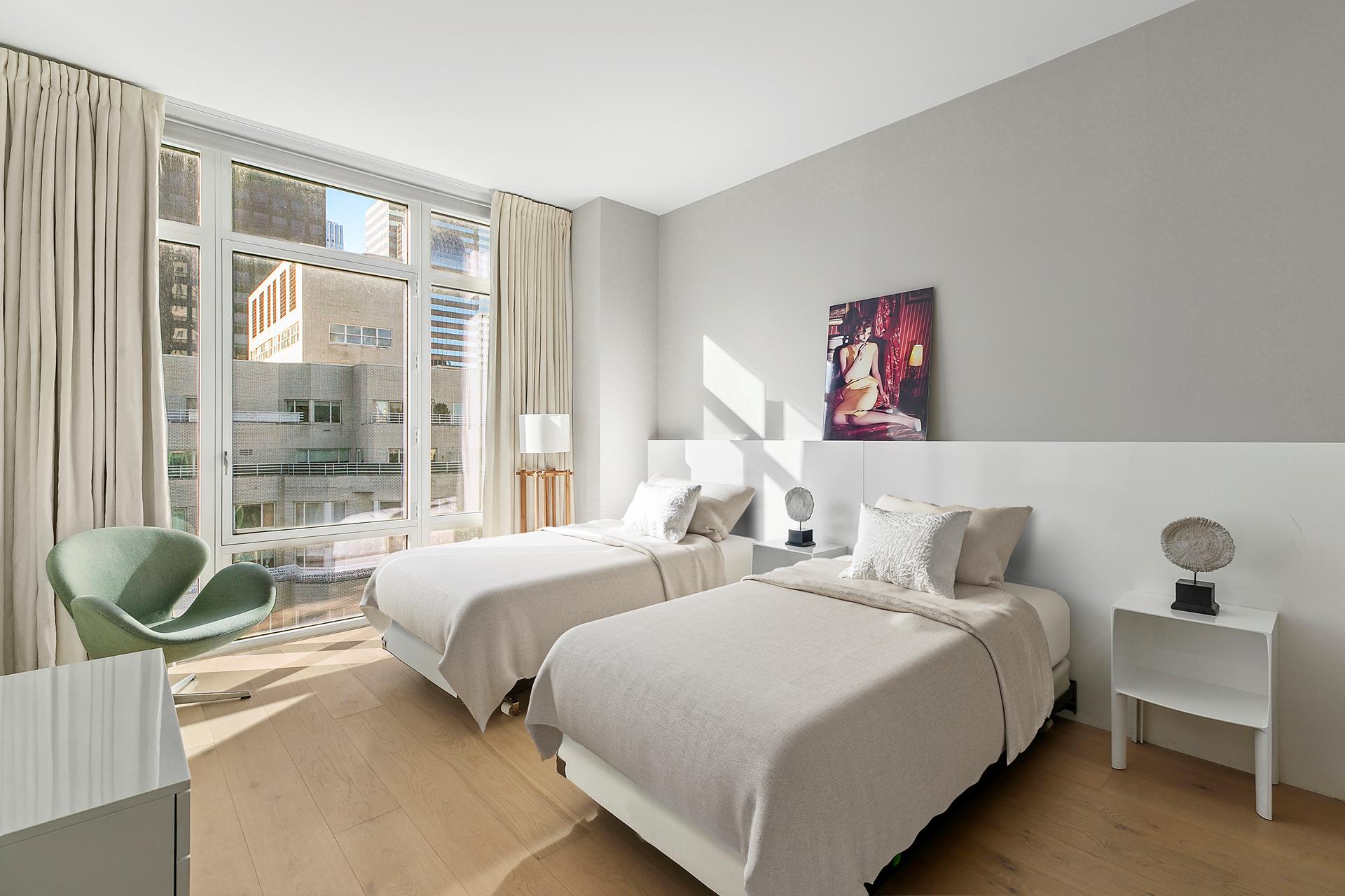 207 E 57TH Street 19B