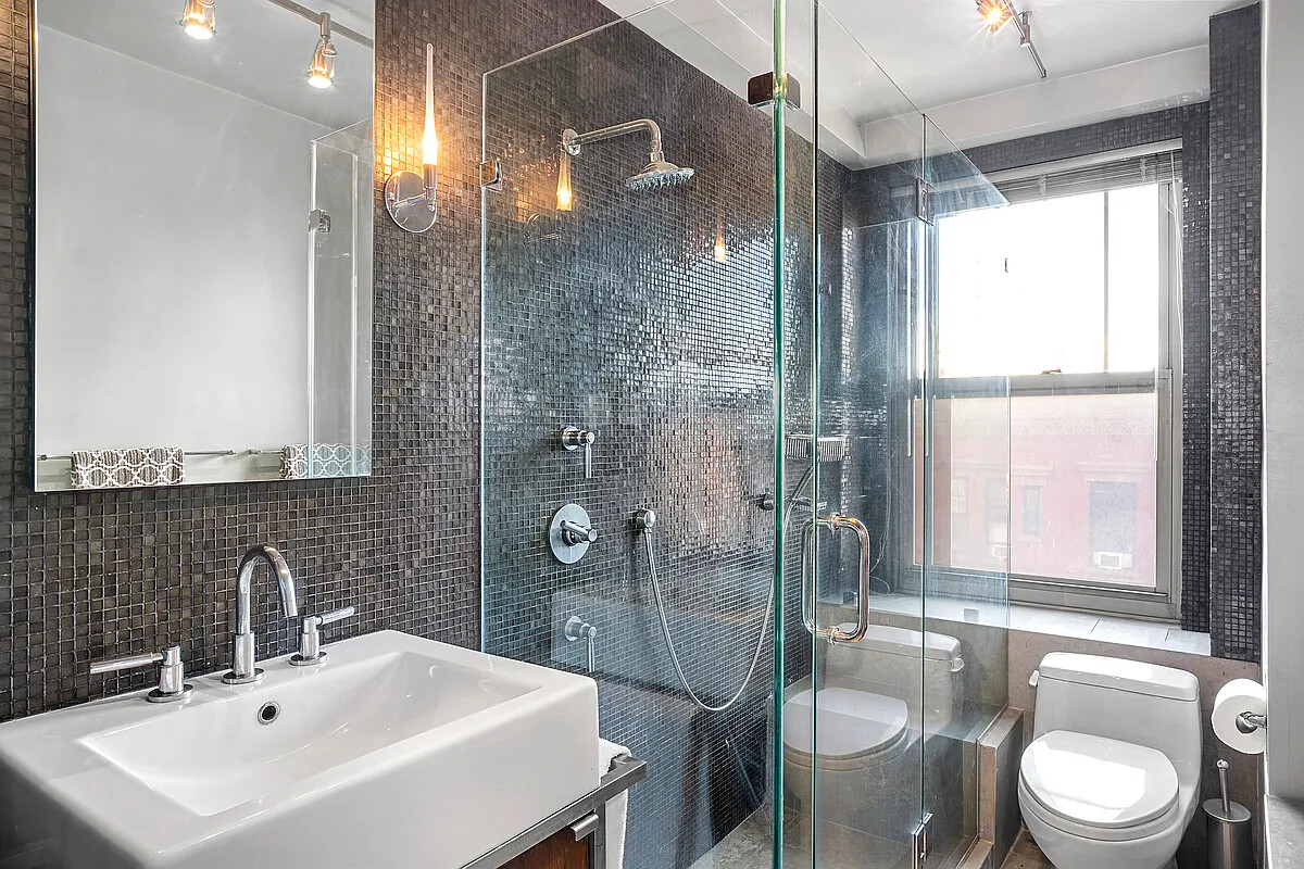 136 WAVERLY Place 6C