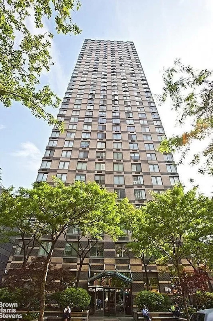 300 E 85TH Street 201