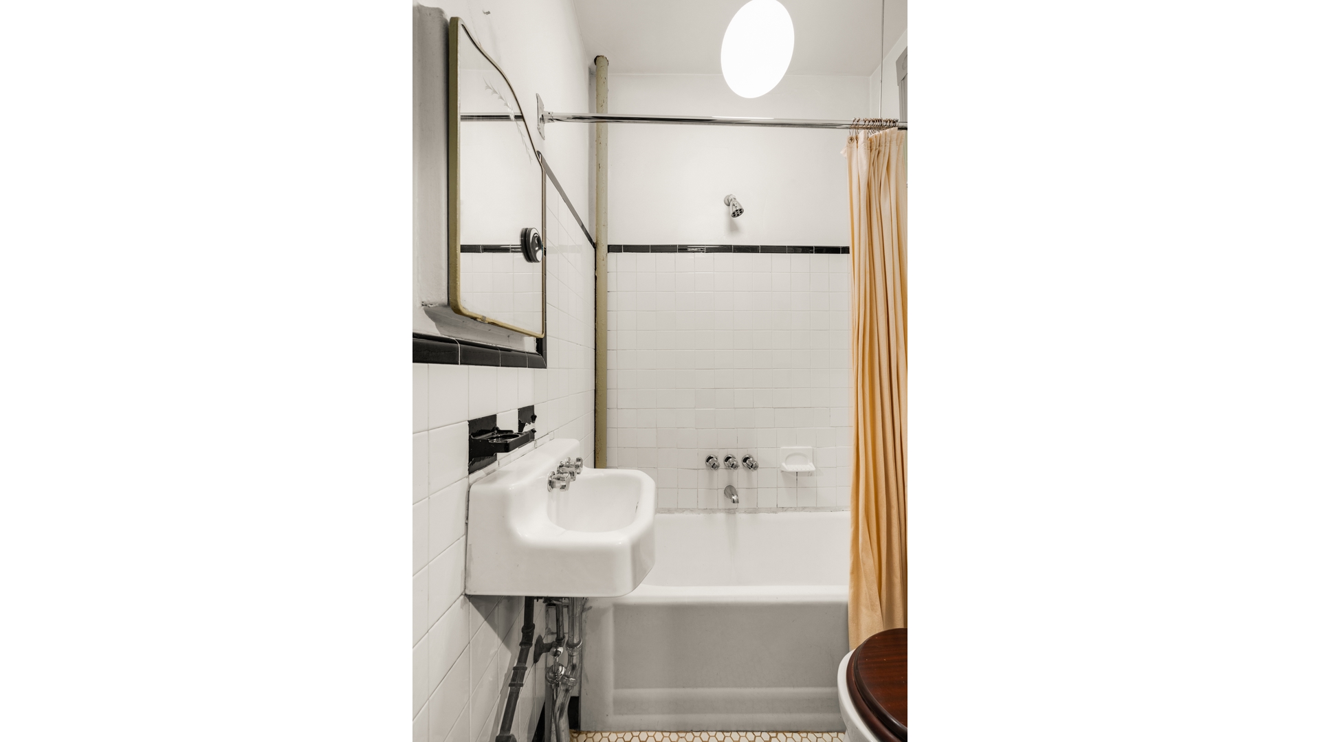 521 E 83RD Street 2E