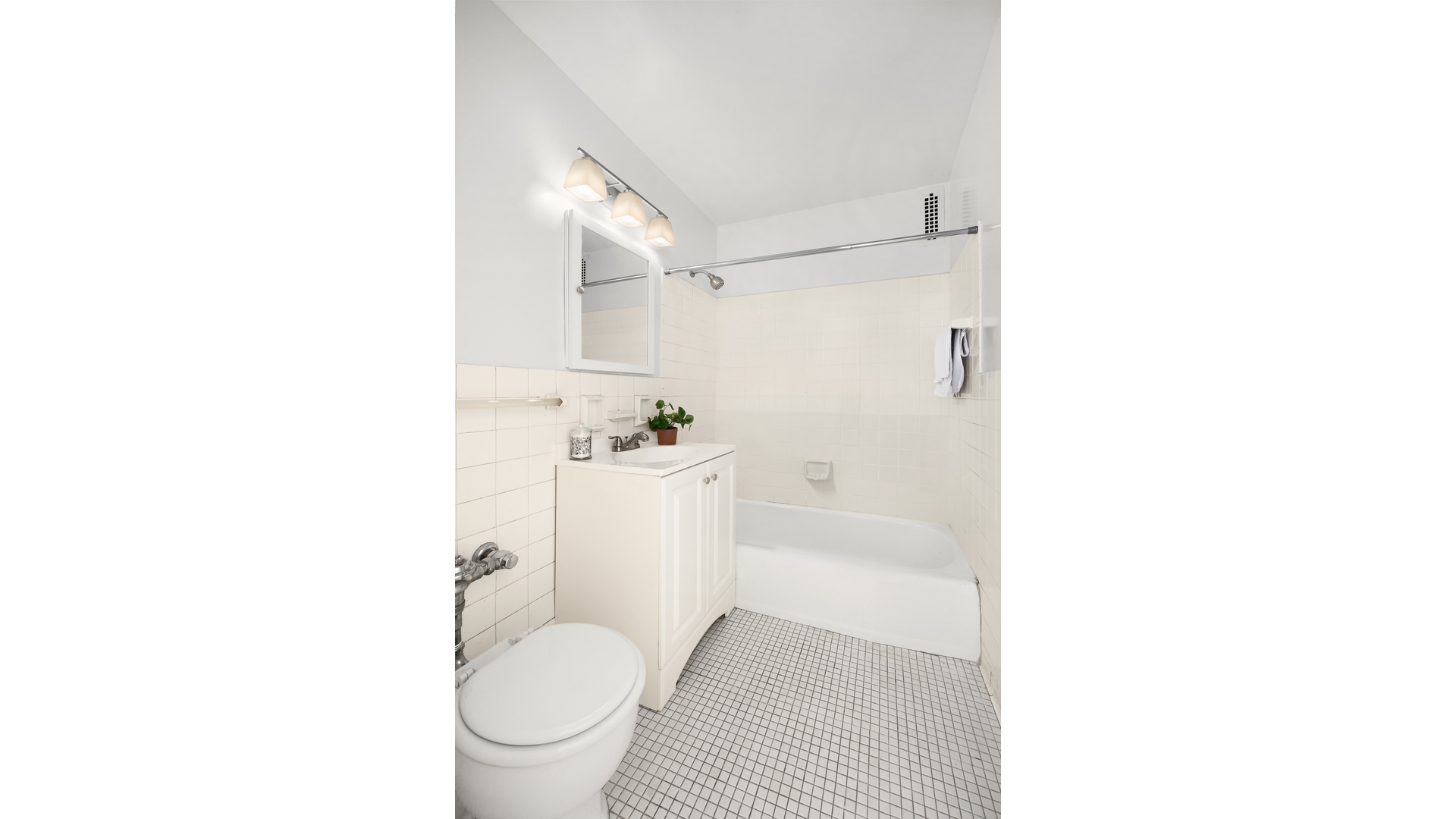 15 W 72ND Street 4T