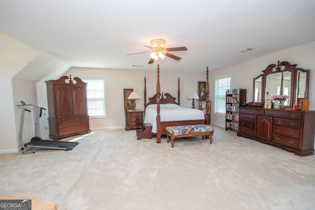 136 Peachtree Glenn Drive