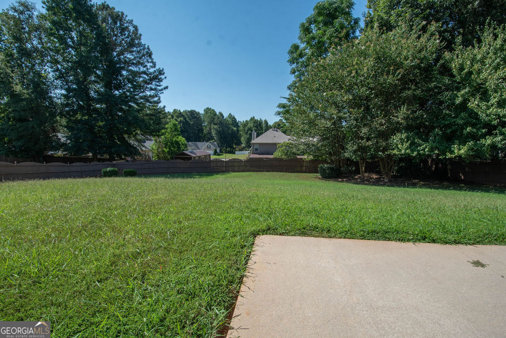 136 Peachtree Glenn Drive