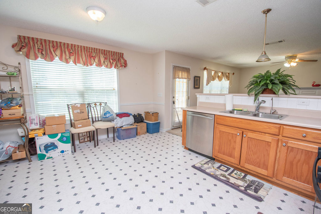 136 Peachtree Glenn Drive