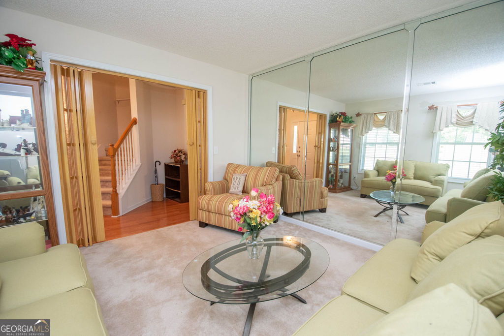 136 Peachtree Glenn Drive