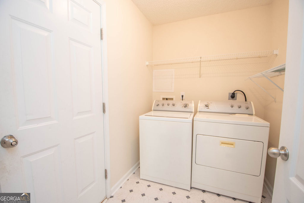 136 Peachtree Glenn Drive