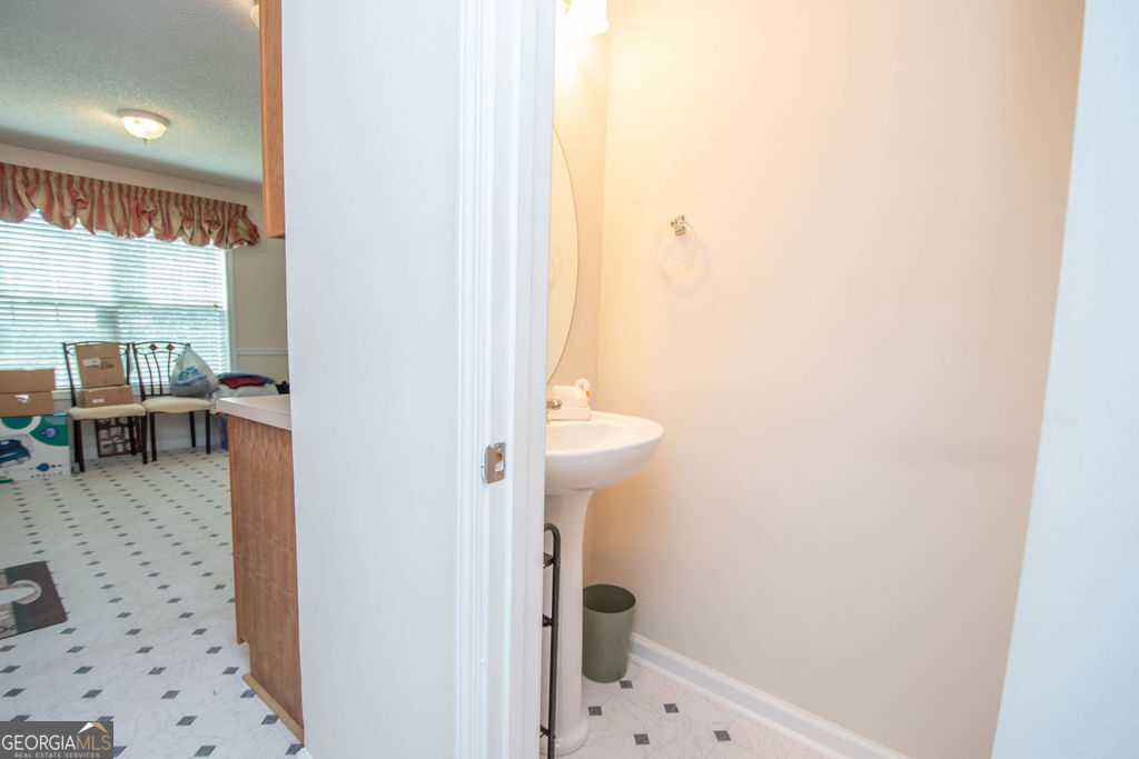 136 Peachtree Glenn Drive