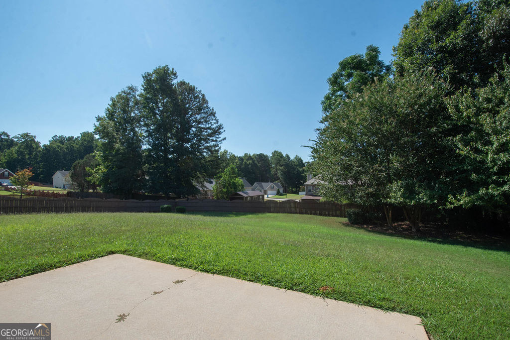 136 Peachtree Glenn Drive