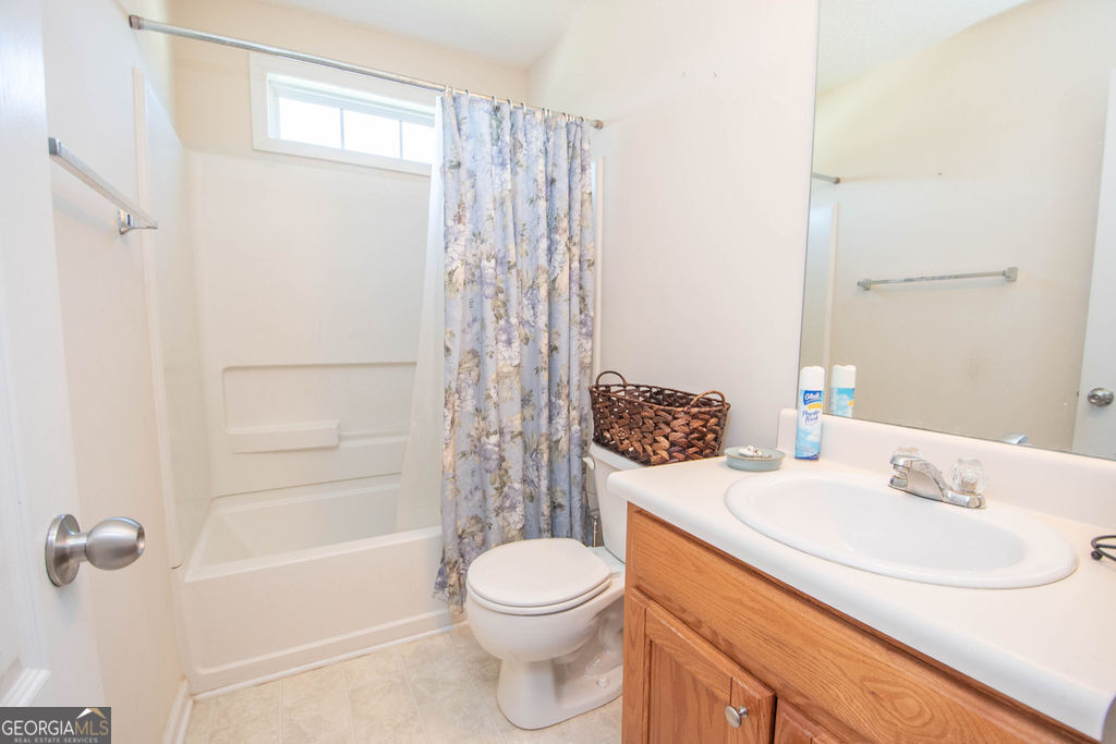 136 Peachtree Glenn Drive
