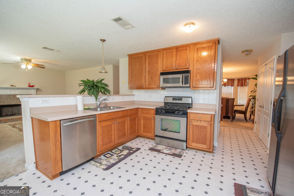 136 Peachtree Glenn Drive