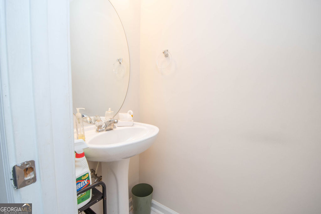 136 Peachtree Glenn Drive