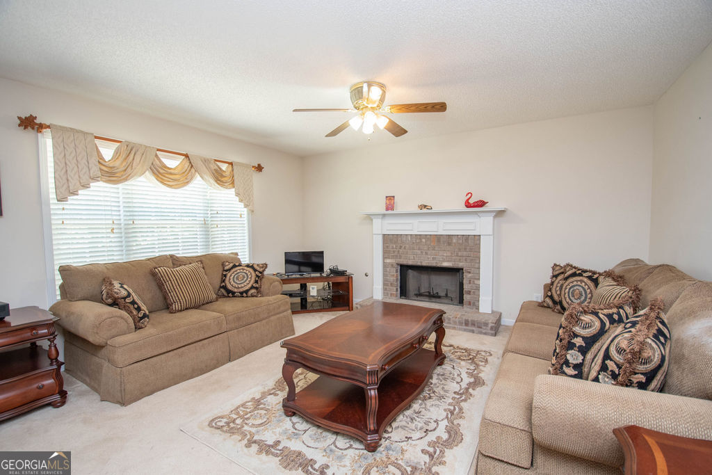136 Peachtree Glenn Drive
