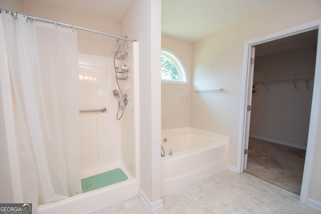 136 Peachtree Glenn Drive