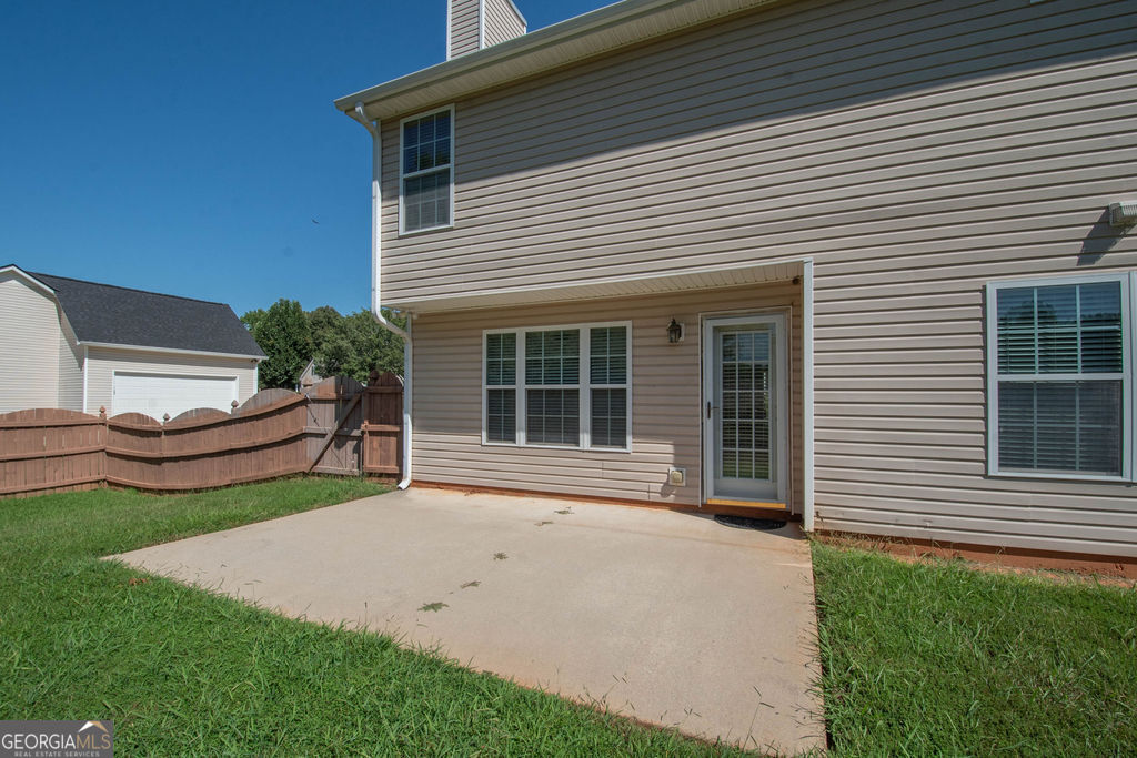 136 Peachtree Glenn Drive