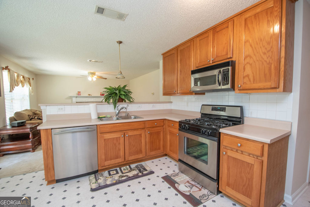 136 Peachtree Glenn Drive