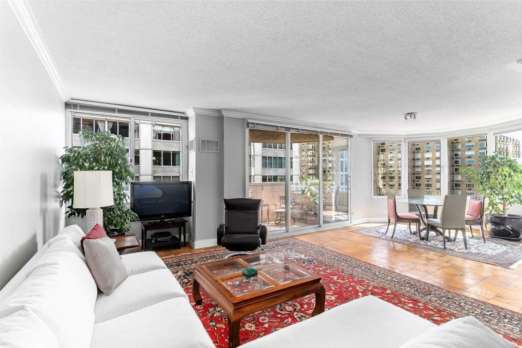 44 W 62nd Street 27C