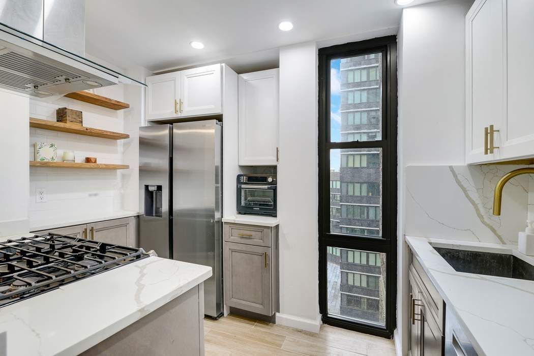 44 W 62nd Street 9C