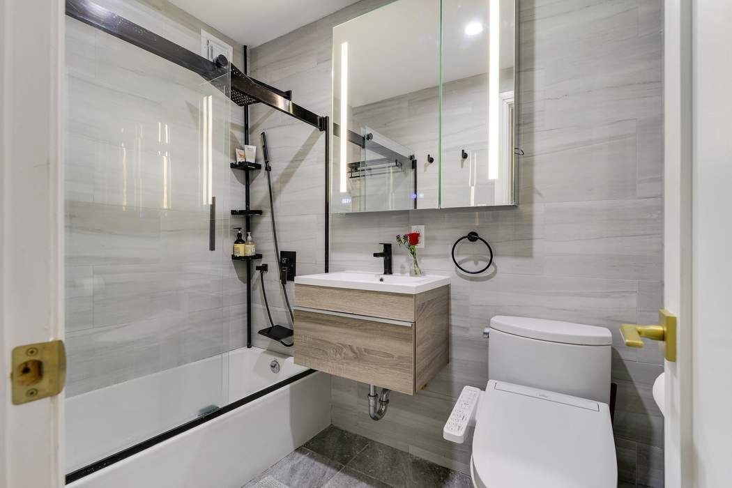 44 W 62nd Street 9C