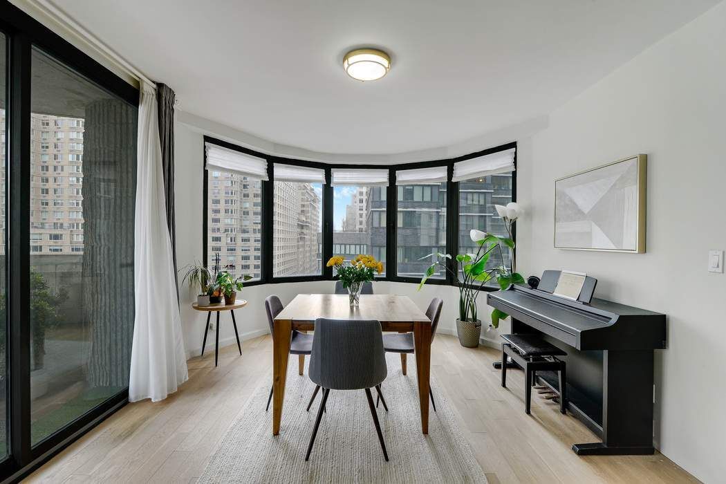 44 W 62nd Street 9C