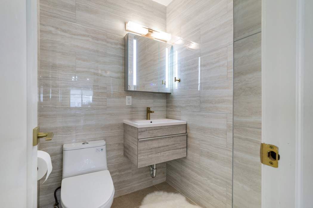 44 W 62nd Street 9C