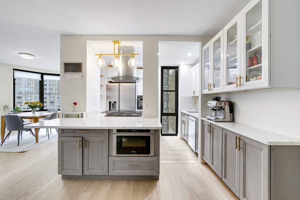 44 W 62nd Street 9C