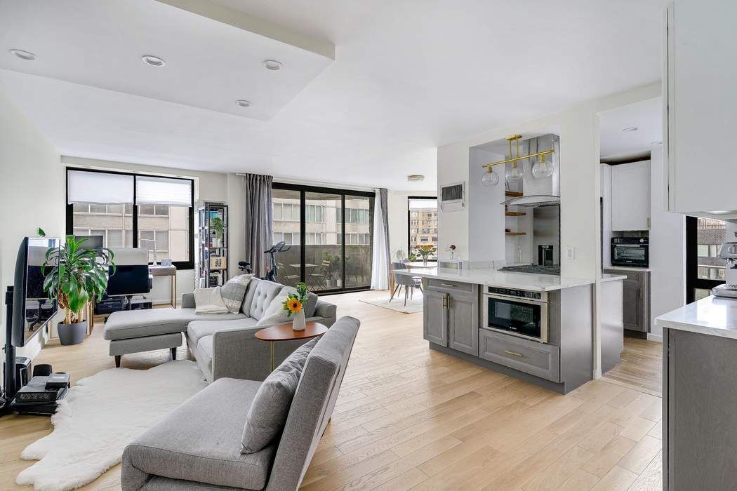 44 W 62nd Street 9C