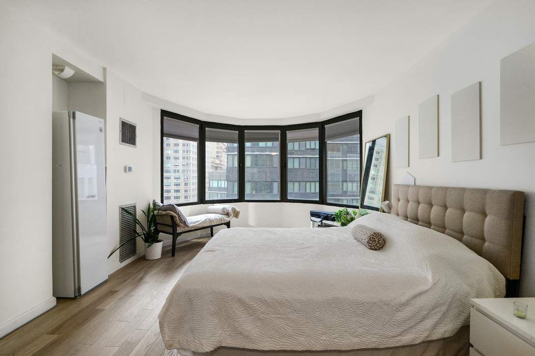 44 W 62nd Street 9C