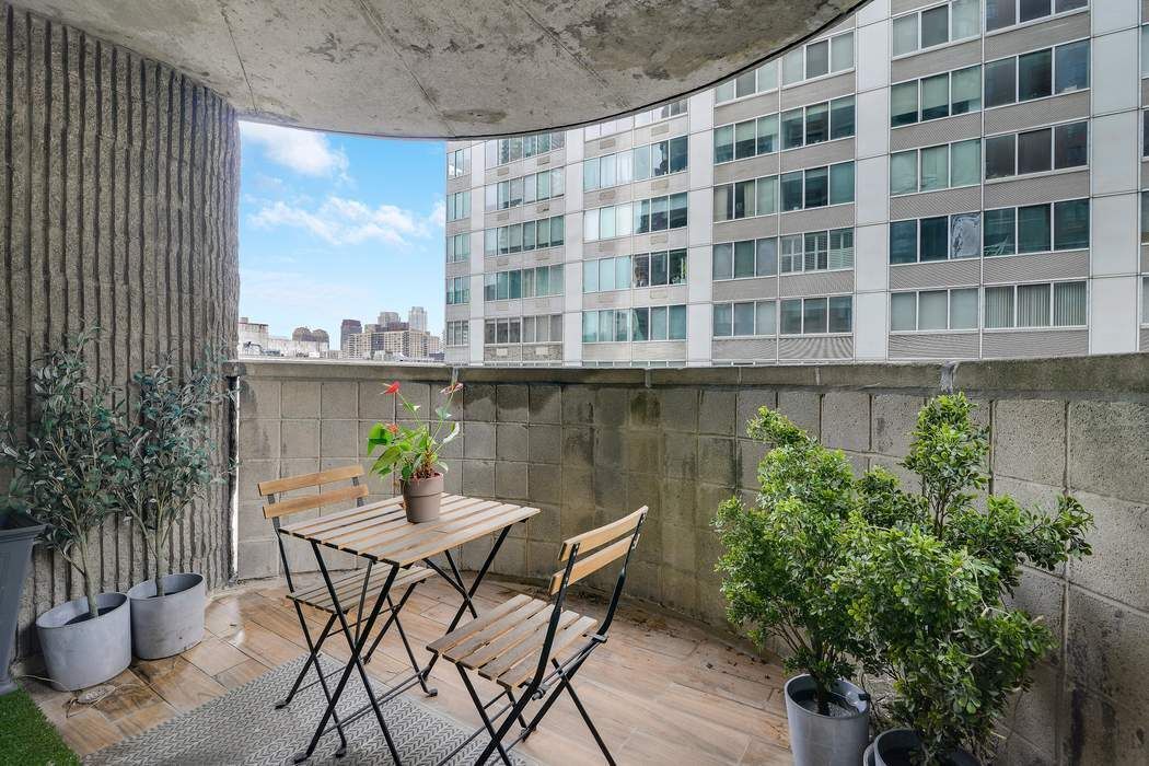 44 W 62nd Street 9C