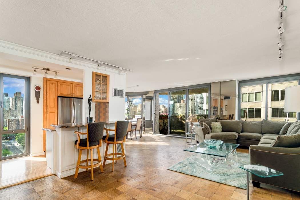 44 W 62nd Street 15B