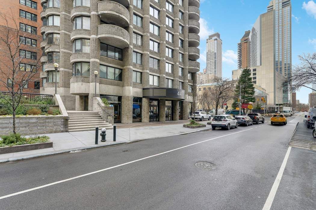 44 W 62nd Street 12A