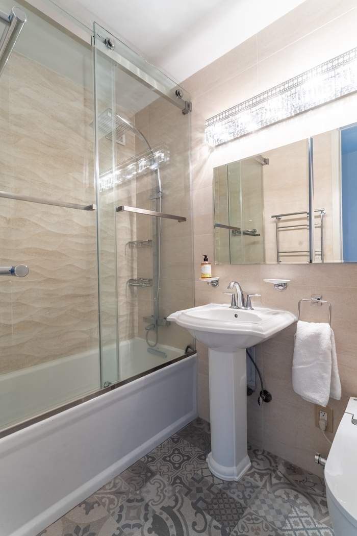 44 W 62nd Street 28C