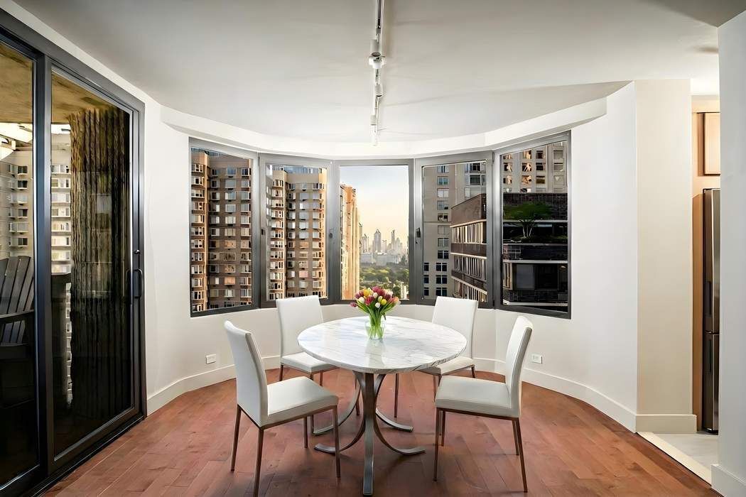 44 W 62nd Street 28C