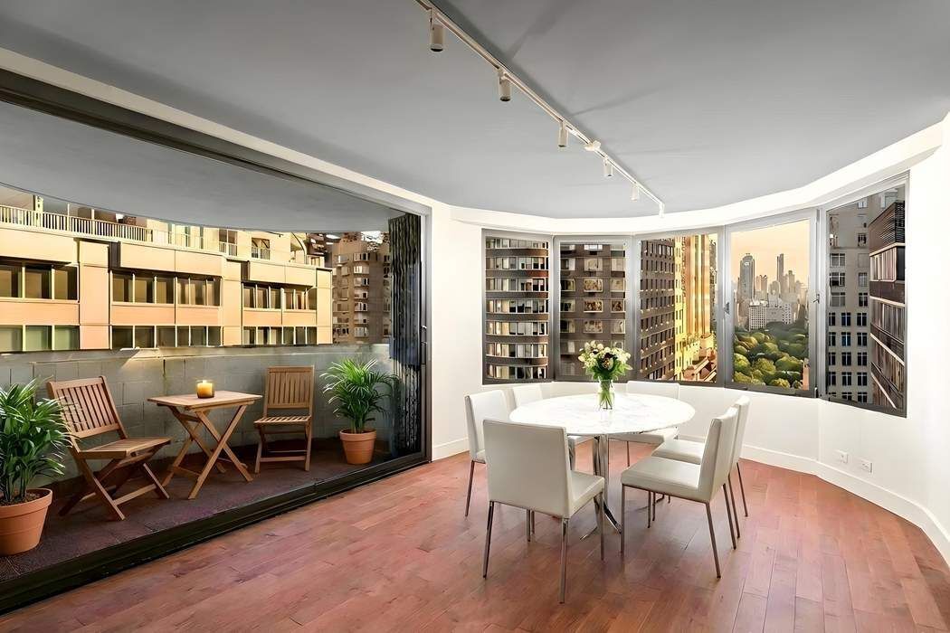 44 W 62nd Street 28C