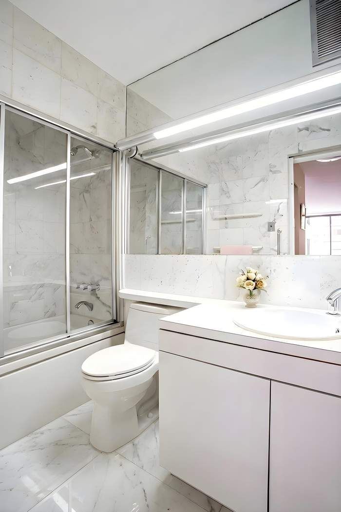 44 W 62nd Street 25E