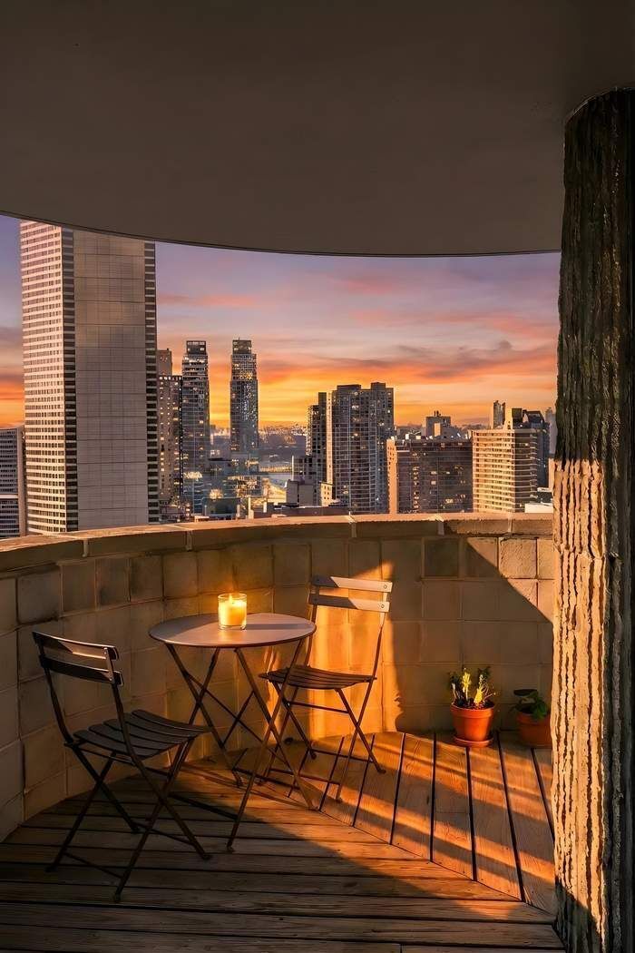 44 W 62nd Street 25E