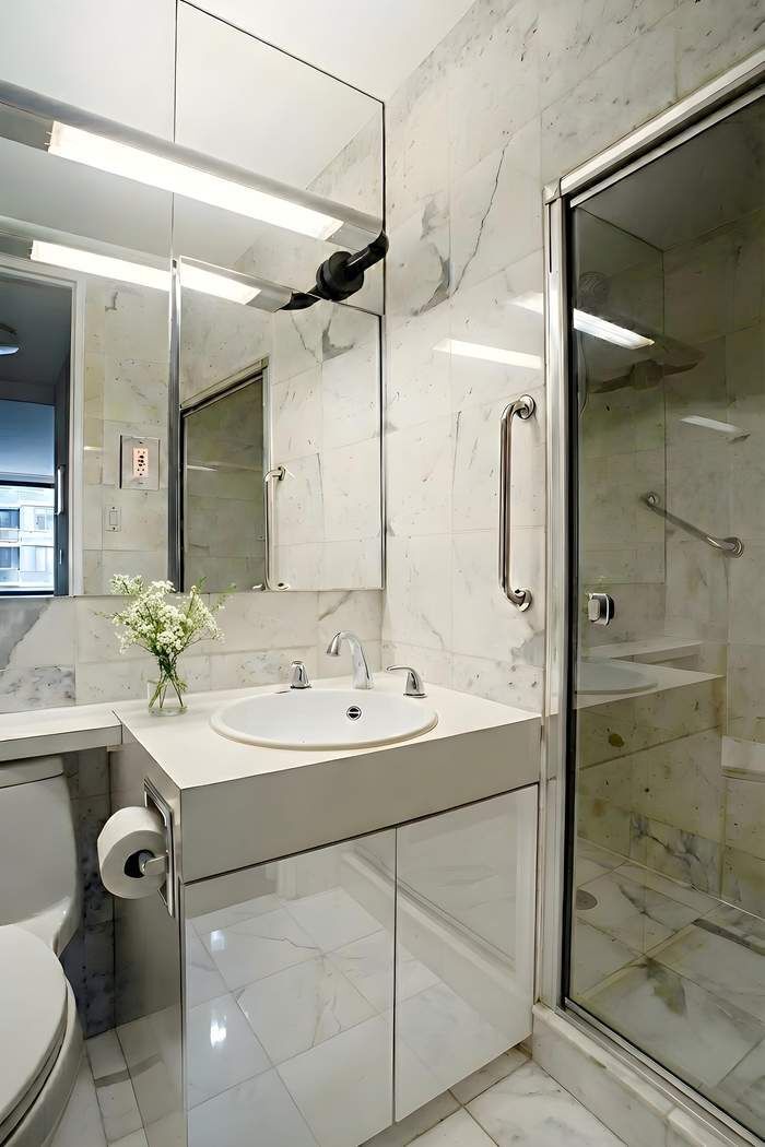 44 W 62nd Street 25E