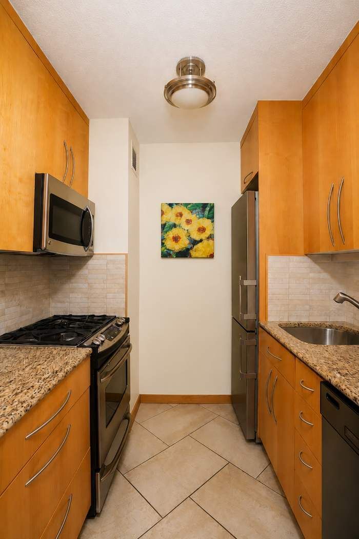 44 W 62nd Street 12E