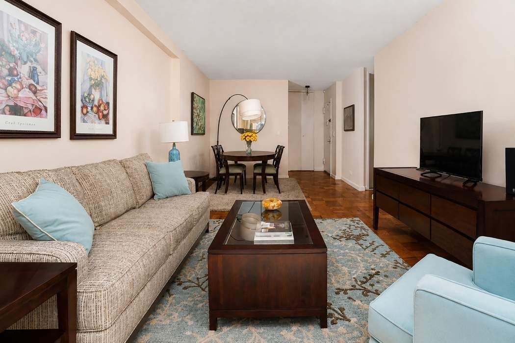 44 W 62nd Street 12E