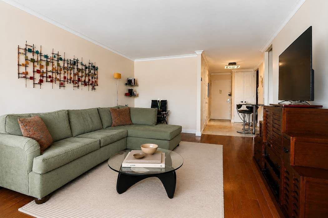 44 W 62nd Street 12F