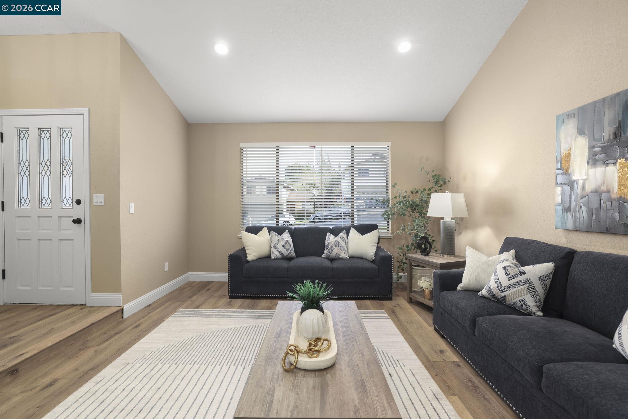 2185 Greenridge Dr