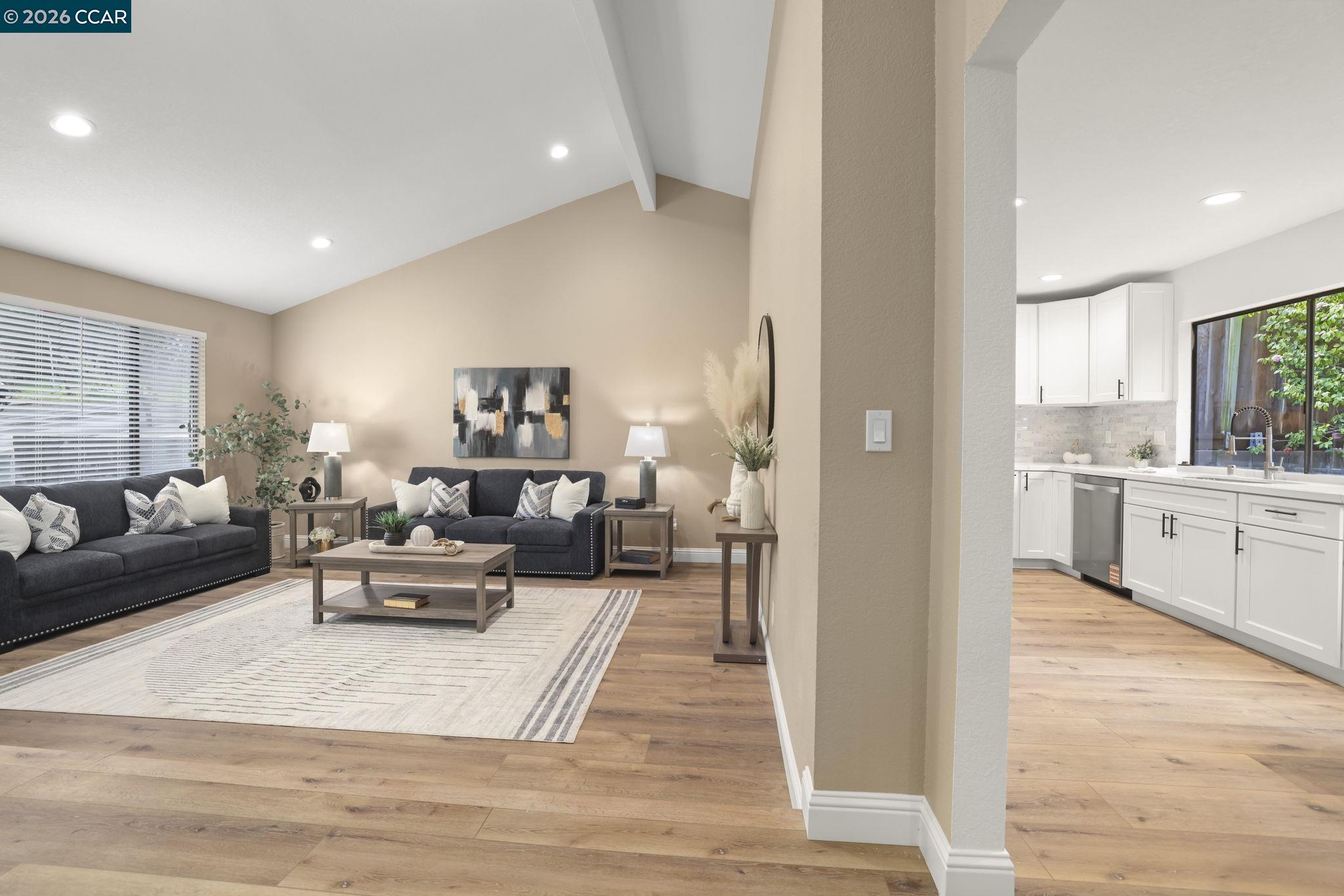 2185 Greenridge Dr