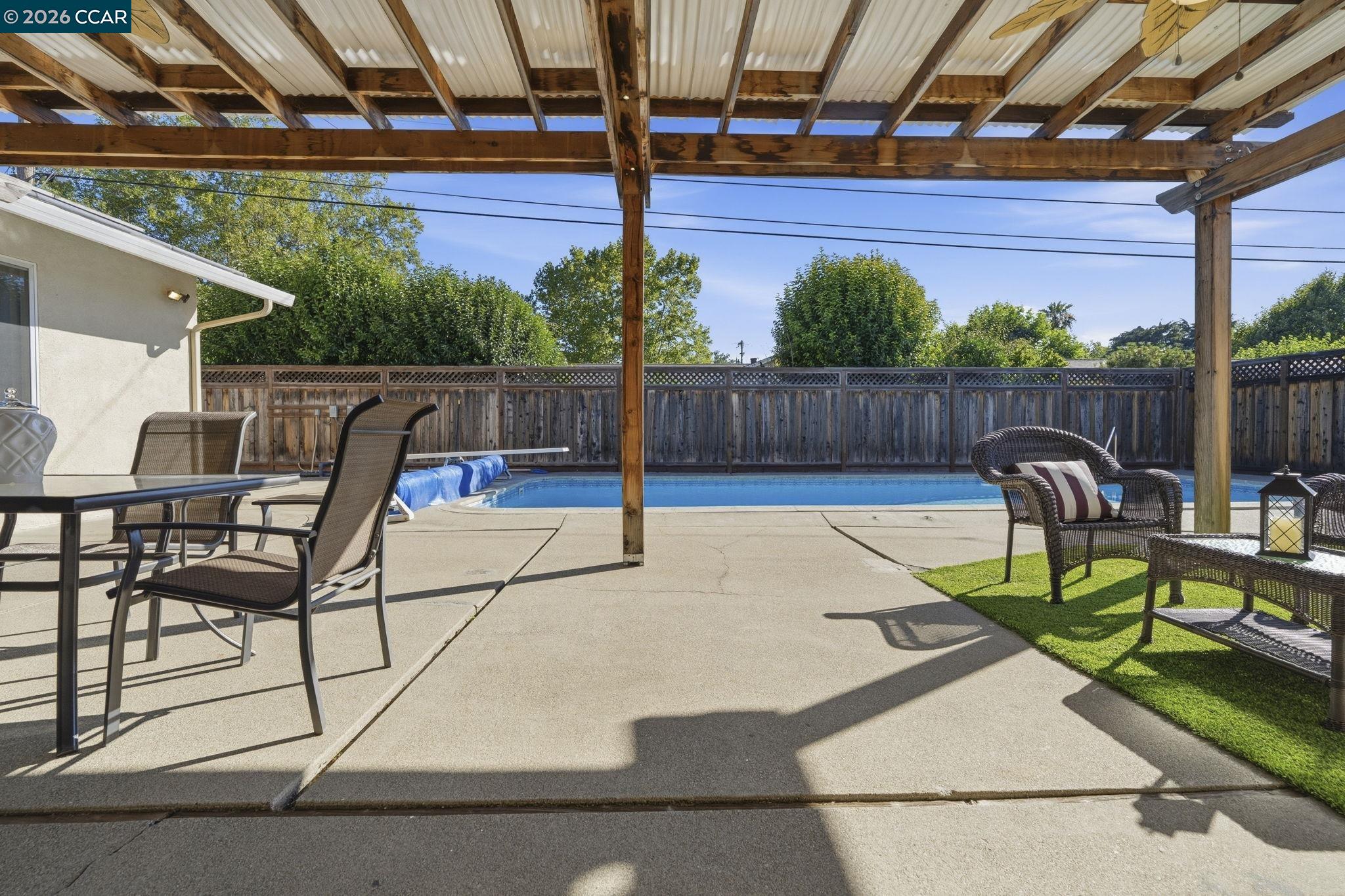 4242 Henning Dr