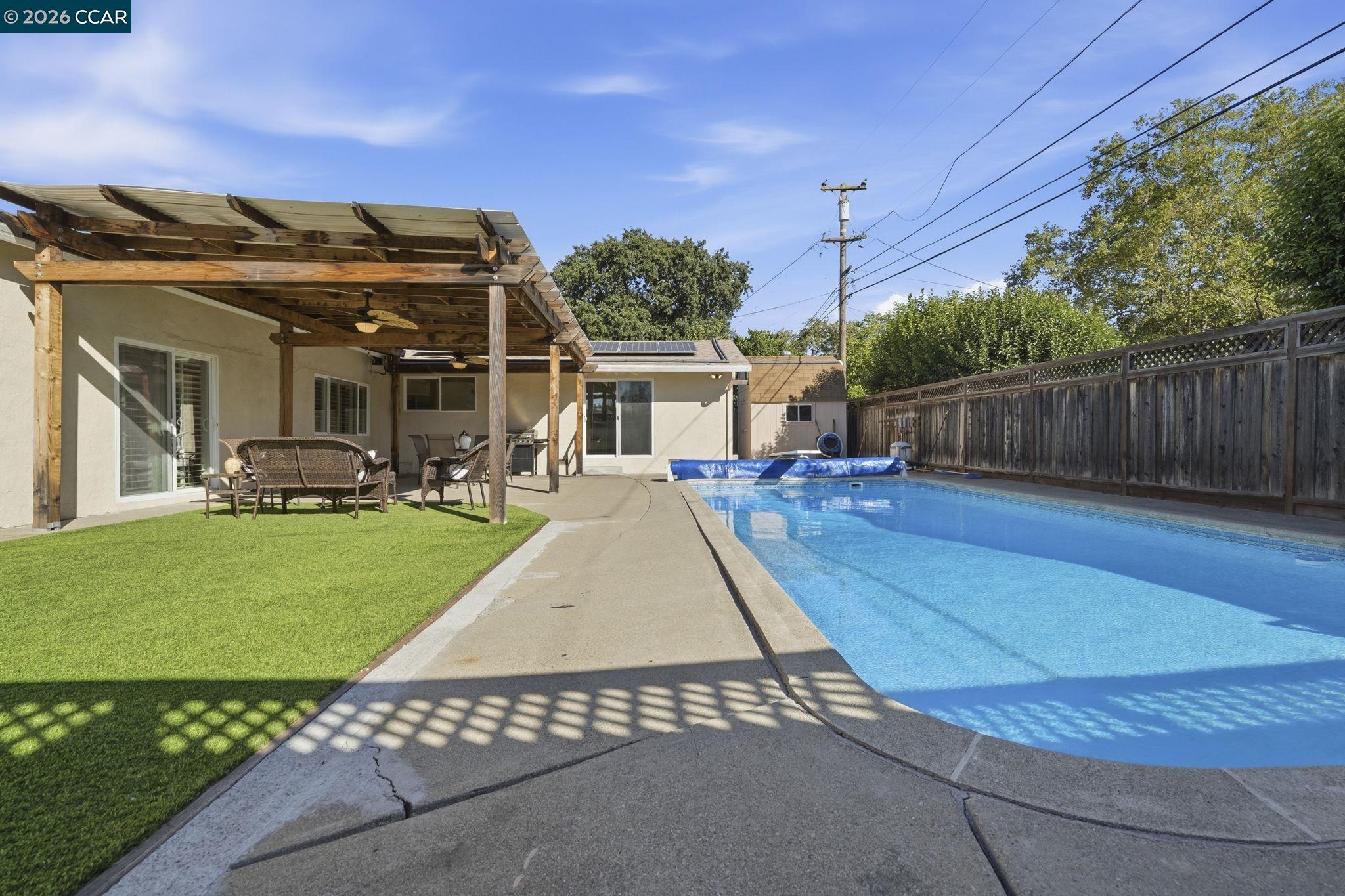 4242 Henning Dr