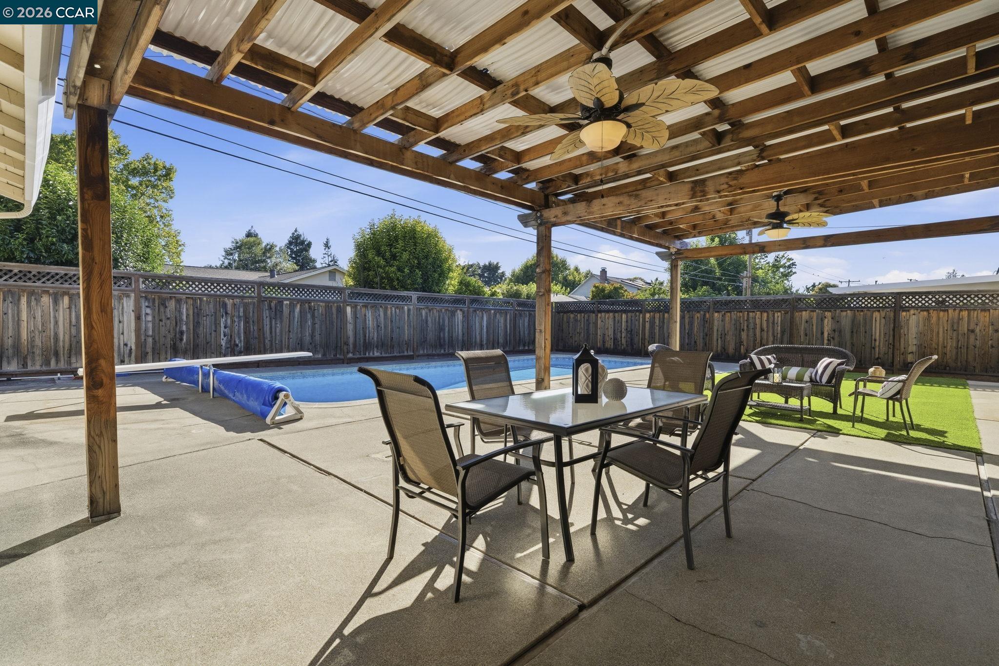 4242 Henning Dr