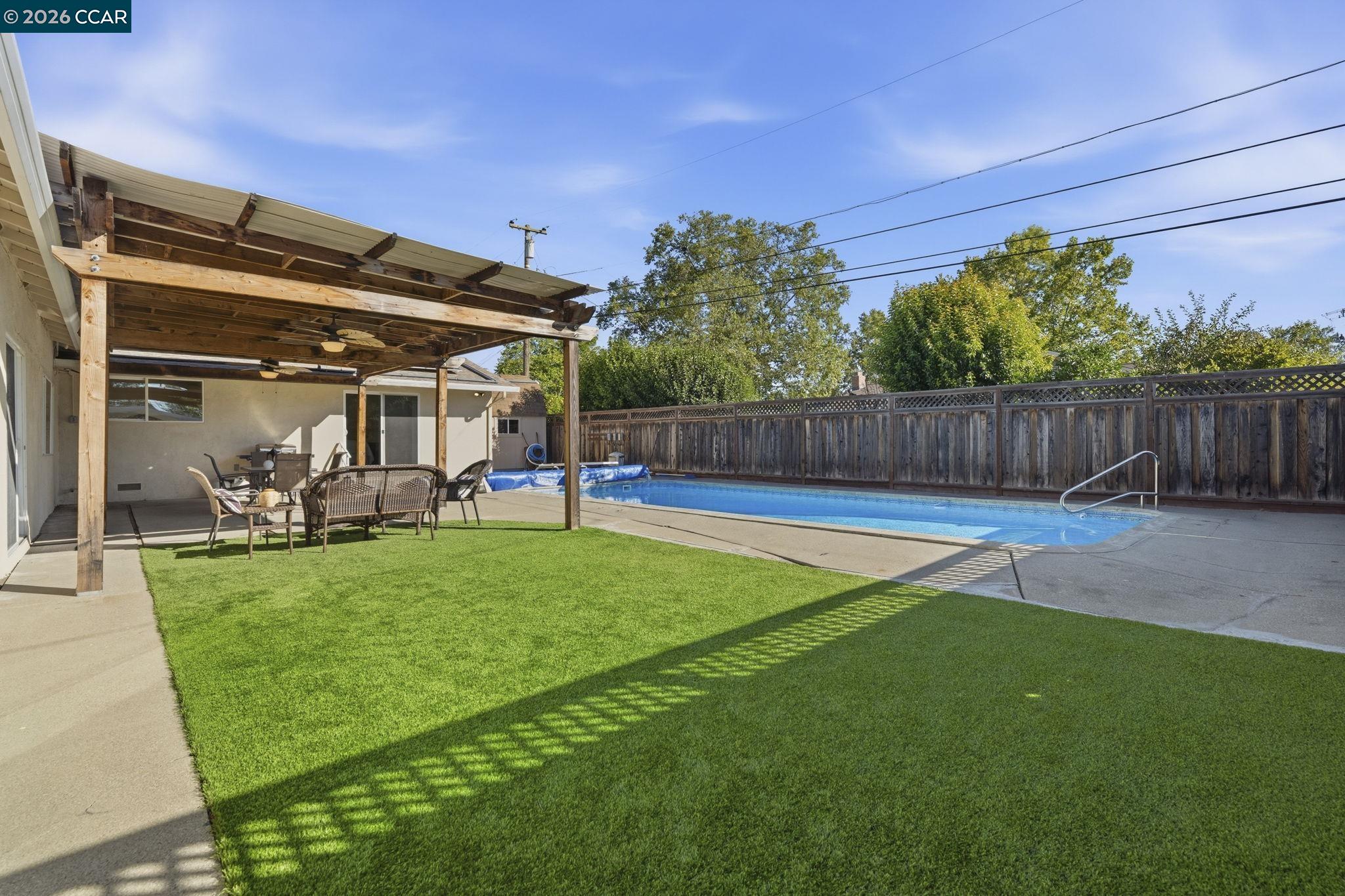 4242 Henning Dr