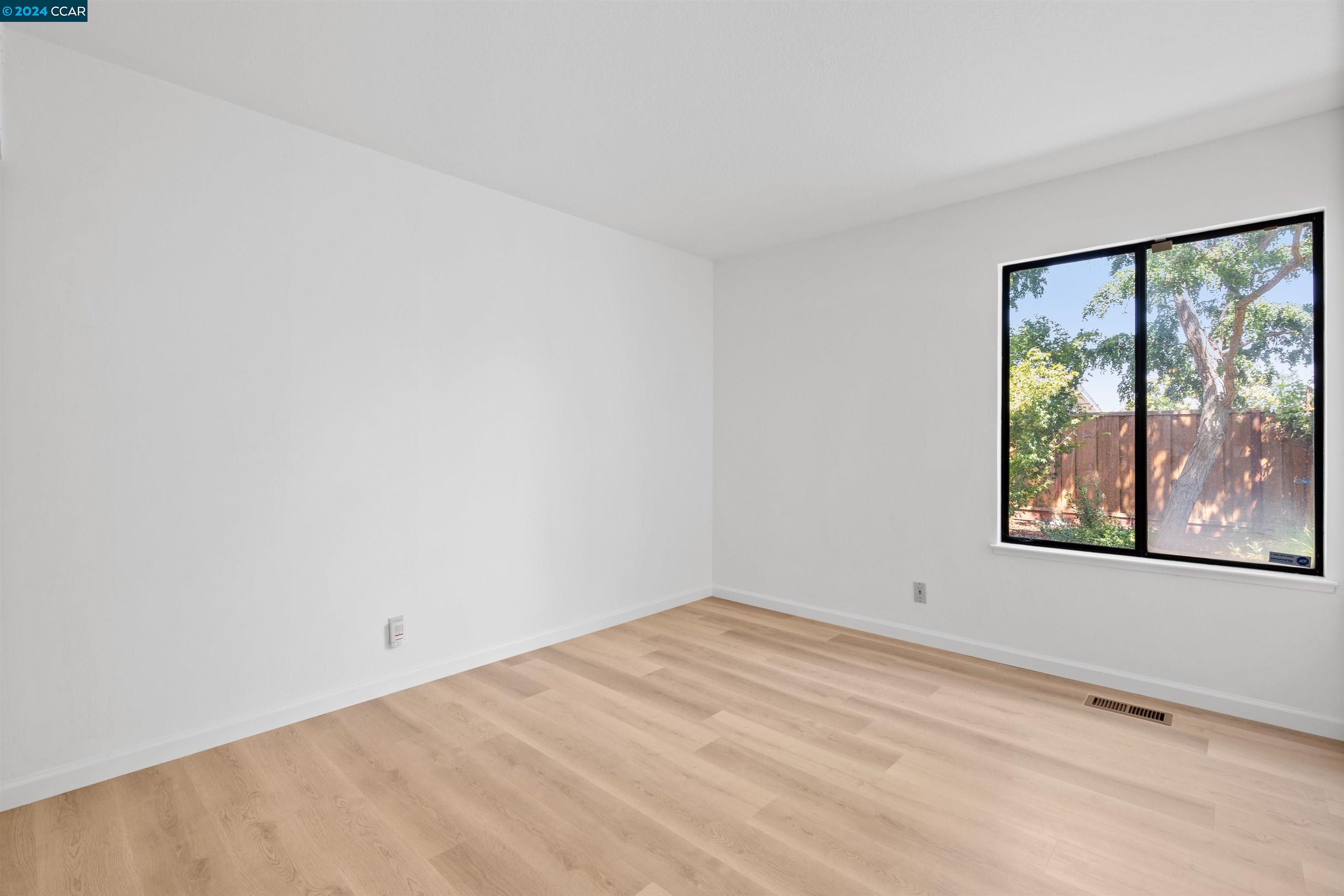 11824 Norfolk Pl
