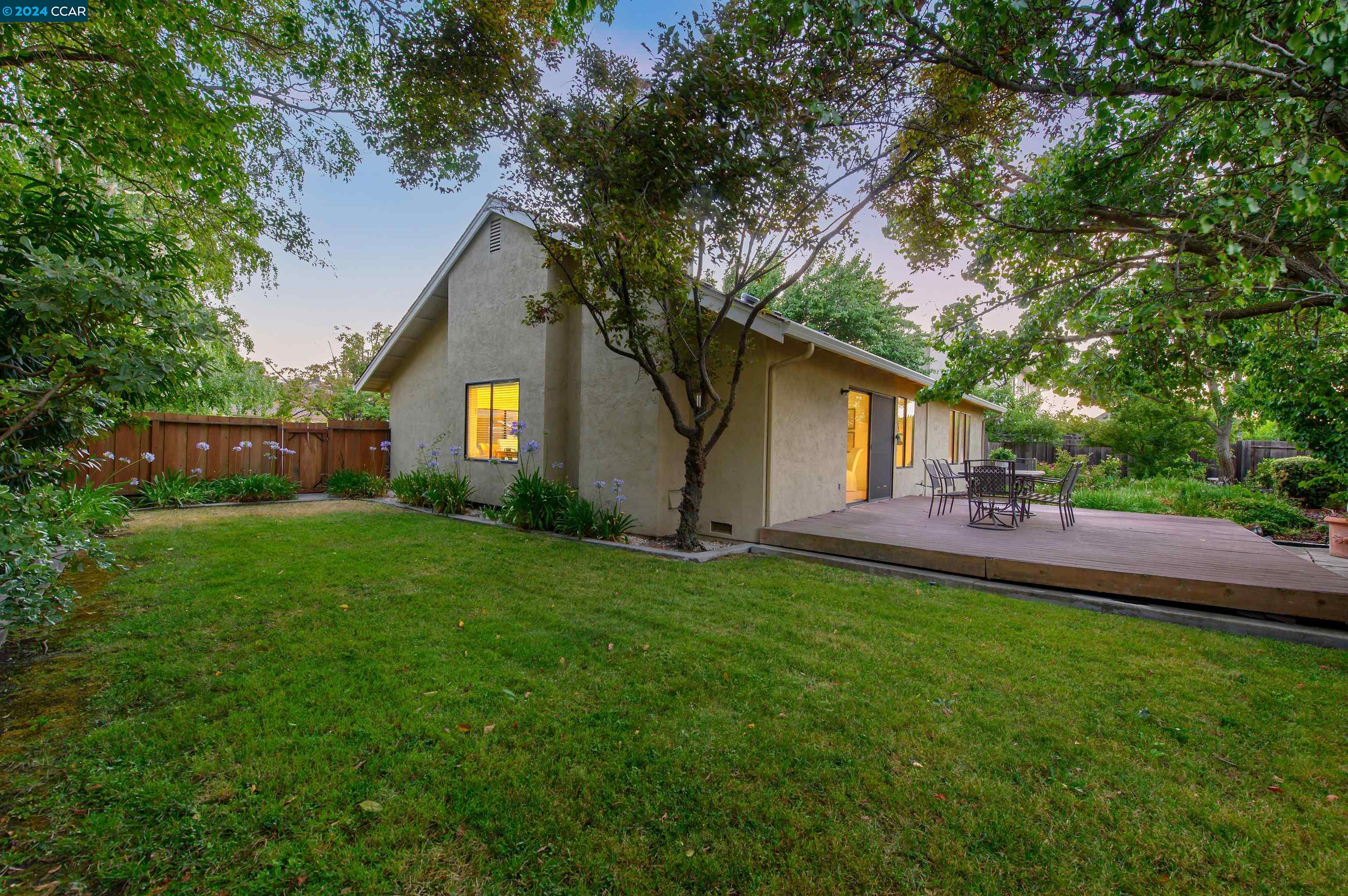 11824 Norfolk Pl